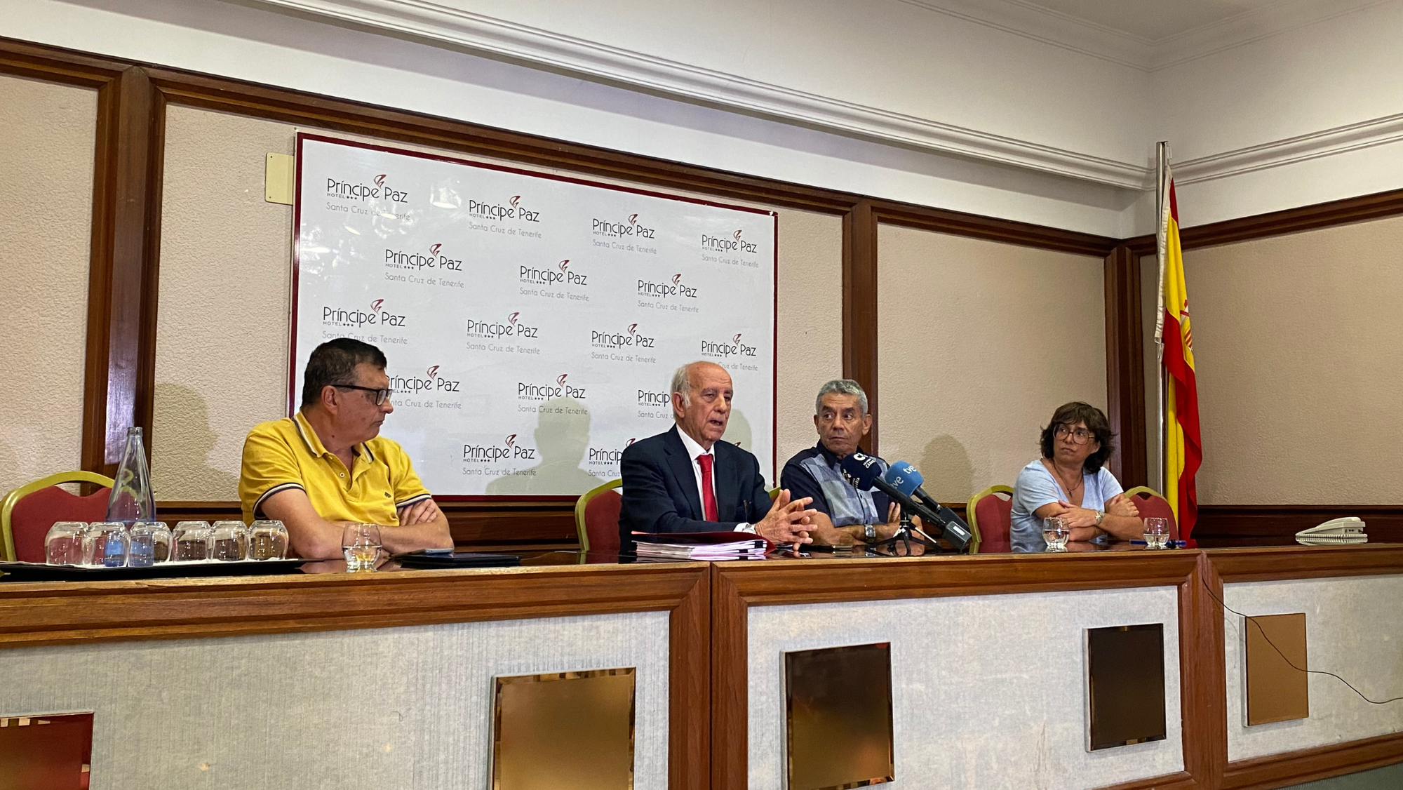 De izquierda a derecha: Francisco Pulido, José Luis Langa, Luis Pagés y Elena Jurado. / ATLÁNTICO HOY