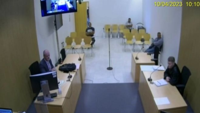 Captura del vídeo en el que se puede comprobar que el juez Carmelo Batista expulsa de un juicio al abogado Tomás Valdivielso. / AH