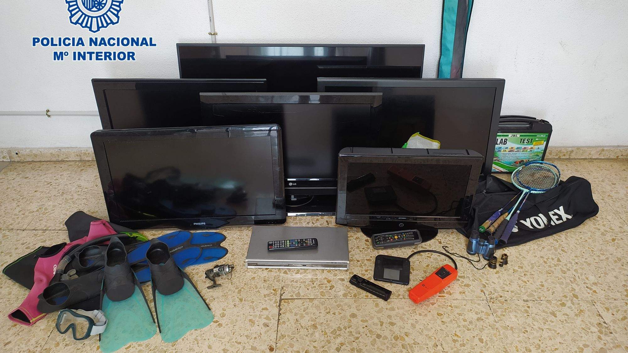 Objetos requisados por la Policía Nacional. / CEDIDA