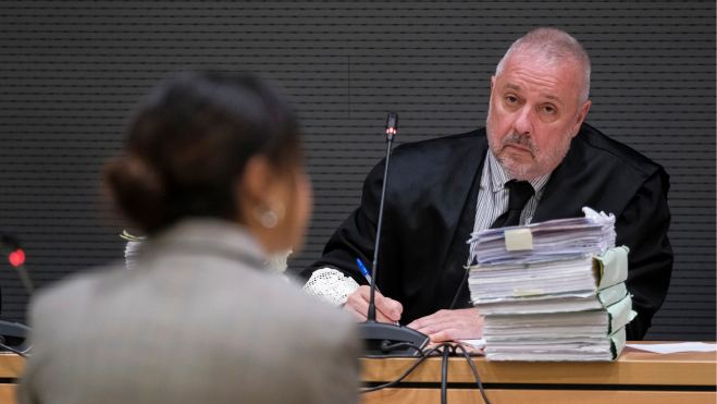 La Audiencia de Las Palmas ha retomado este miércoles el juicio contra los diseñadores Antonio Mentado (4d), Lenita Burman (3d) y Nicole Mentado (2d)ÁNGEL MEDINA EFE (1)