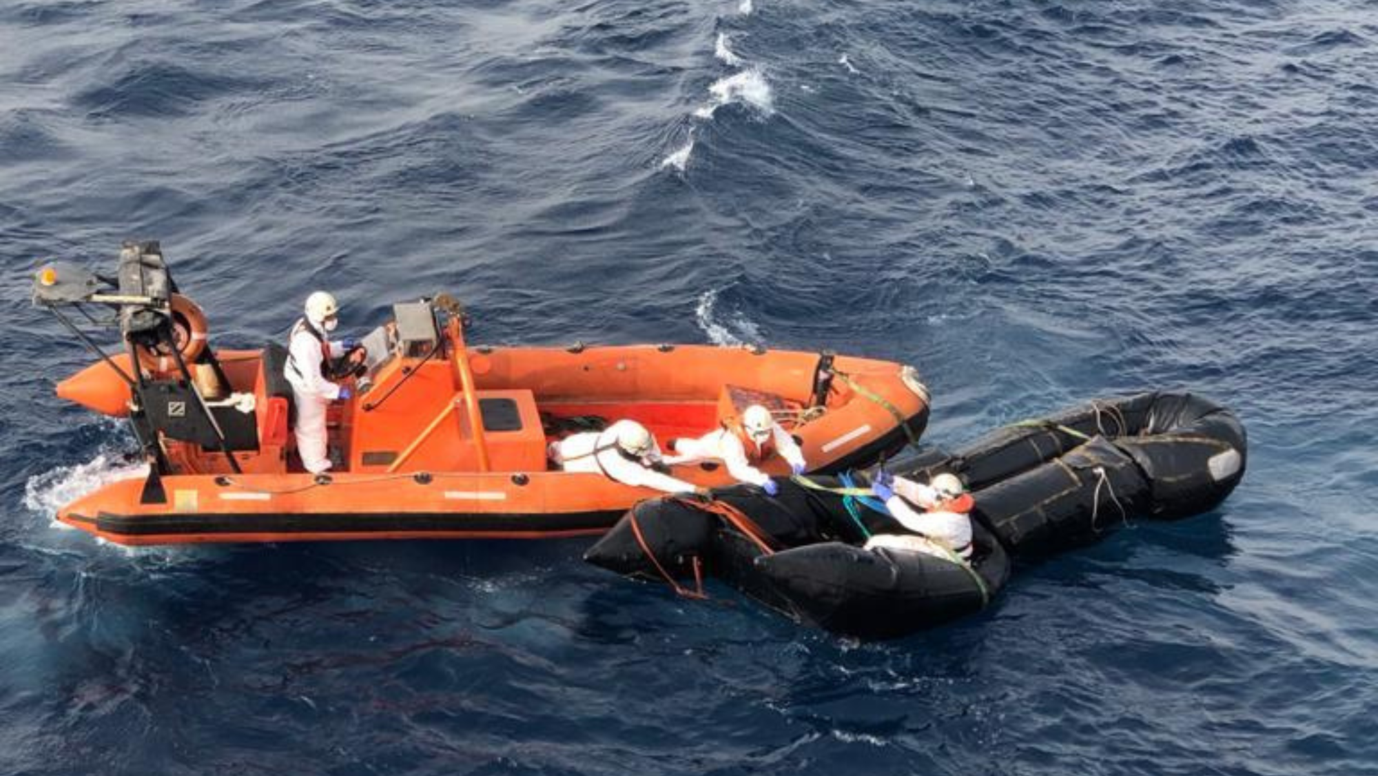 Rescate de inmigrantes / EFE - ELVIRA URQUIJO