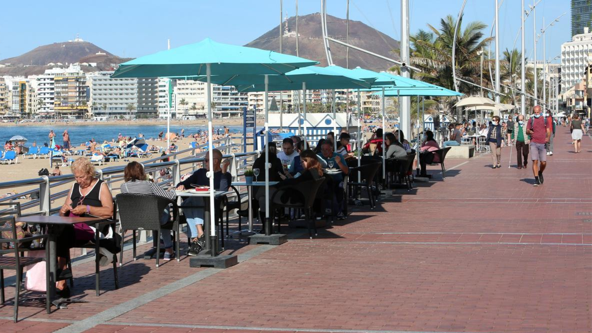 Terraza en Las Canteras, Las Palmas de Gran Canaria / EFE