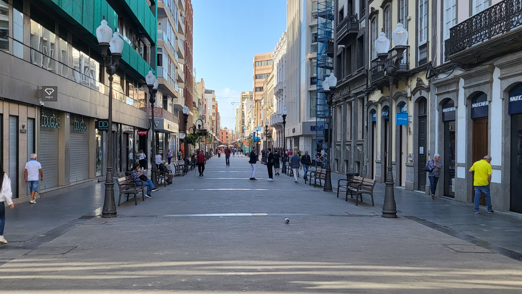 Un empresario, a juicio acusado de falsificar avales por valor de más de cuatro millones de euros de un banco ubicado en la calle Triana. ATLÁNTICO HOY