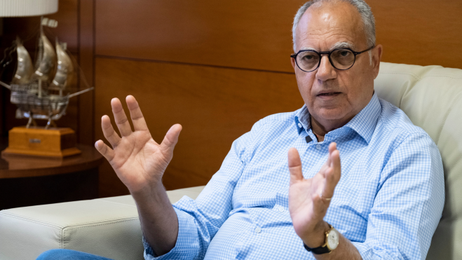 el presidente del Cabildo y candidato a la reelección, Casimiro Curbelo, defiende este servicio que ha atendido a más de 2.000 gomeros. ALBERTO VALDÉS EFE