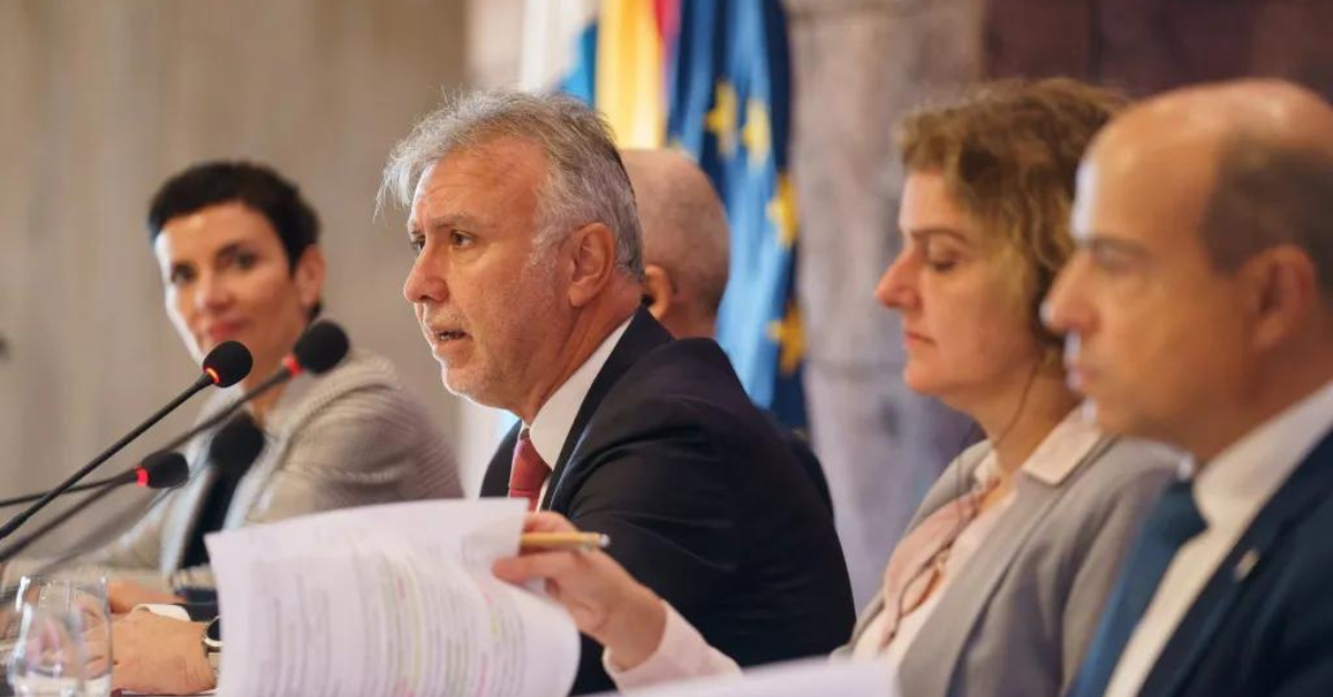 Canarias queda exenta de la tasa al queroseno tras la aprobación del Consejo de Europa / EFE