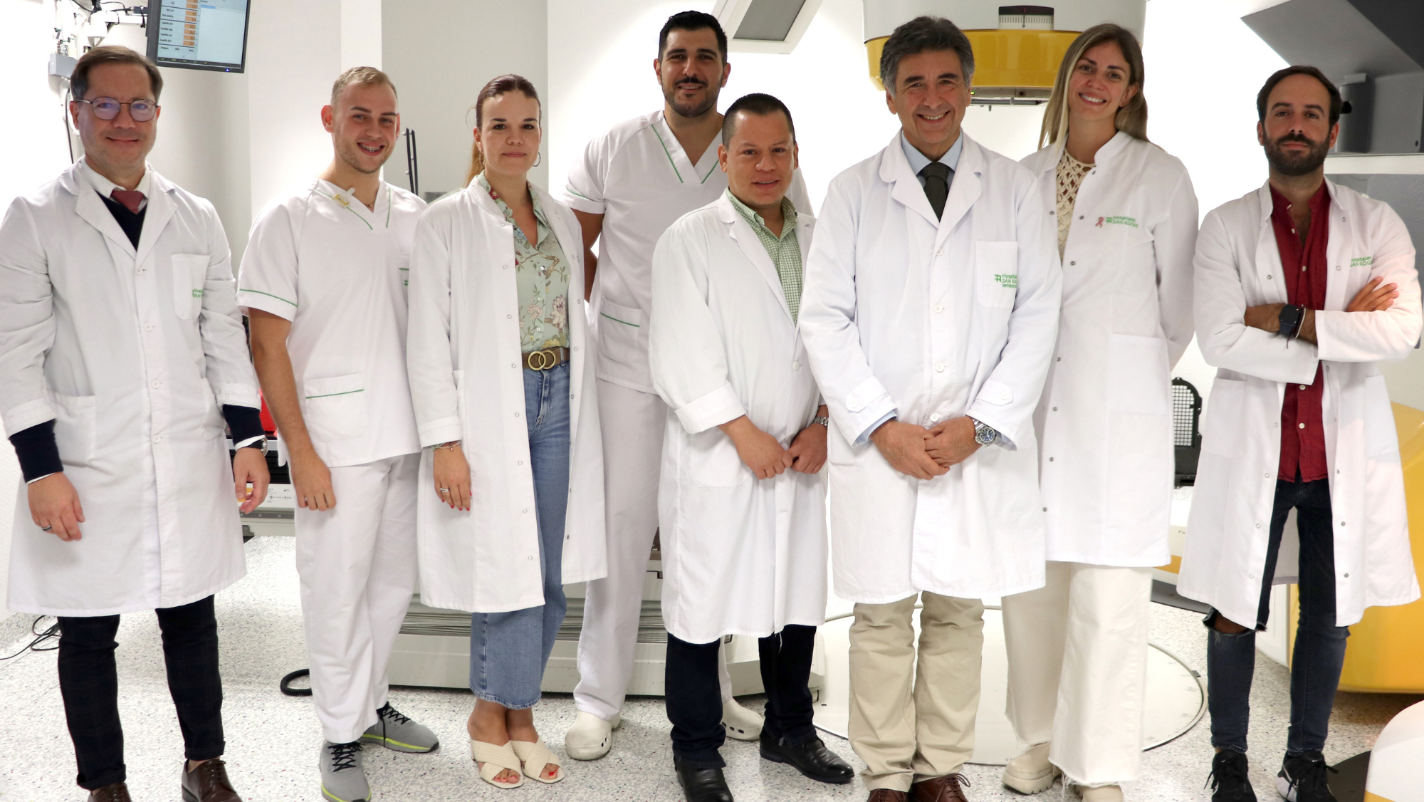 Equipo multidisciplinar de Oncología de HUSRHOSPITALES SAN ROQUE Equipo multidisciplinar de Oncología de HUSRHOSPITALES SAN ROQUE