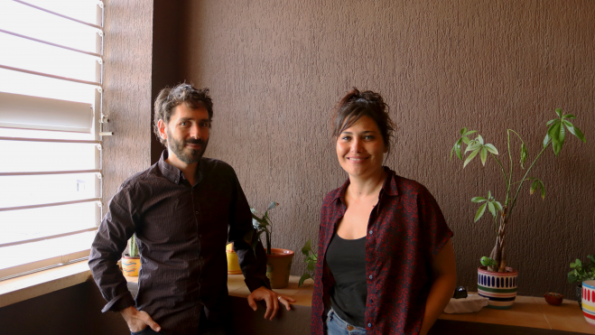 El director Omar Al Abdul Razzak y la actriz Sigrid Ojel