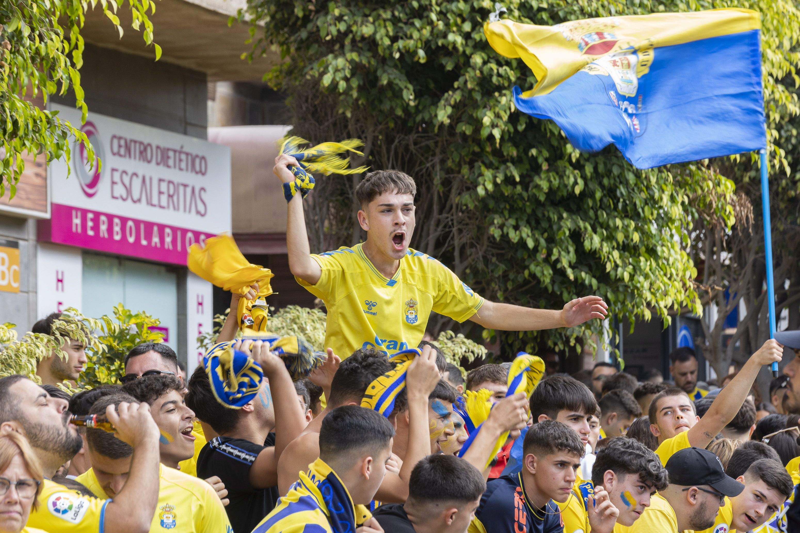 La afición de la UD Las Palmas regresa a casa: Primera División. / ELVIRA URQUIJO A.-EFE
