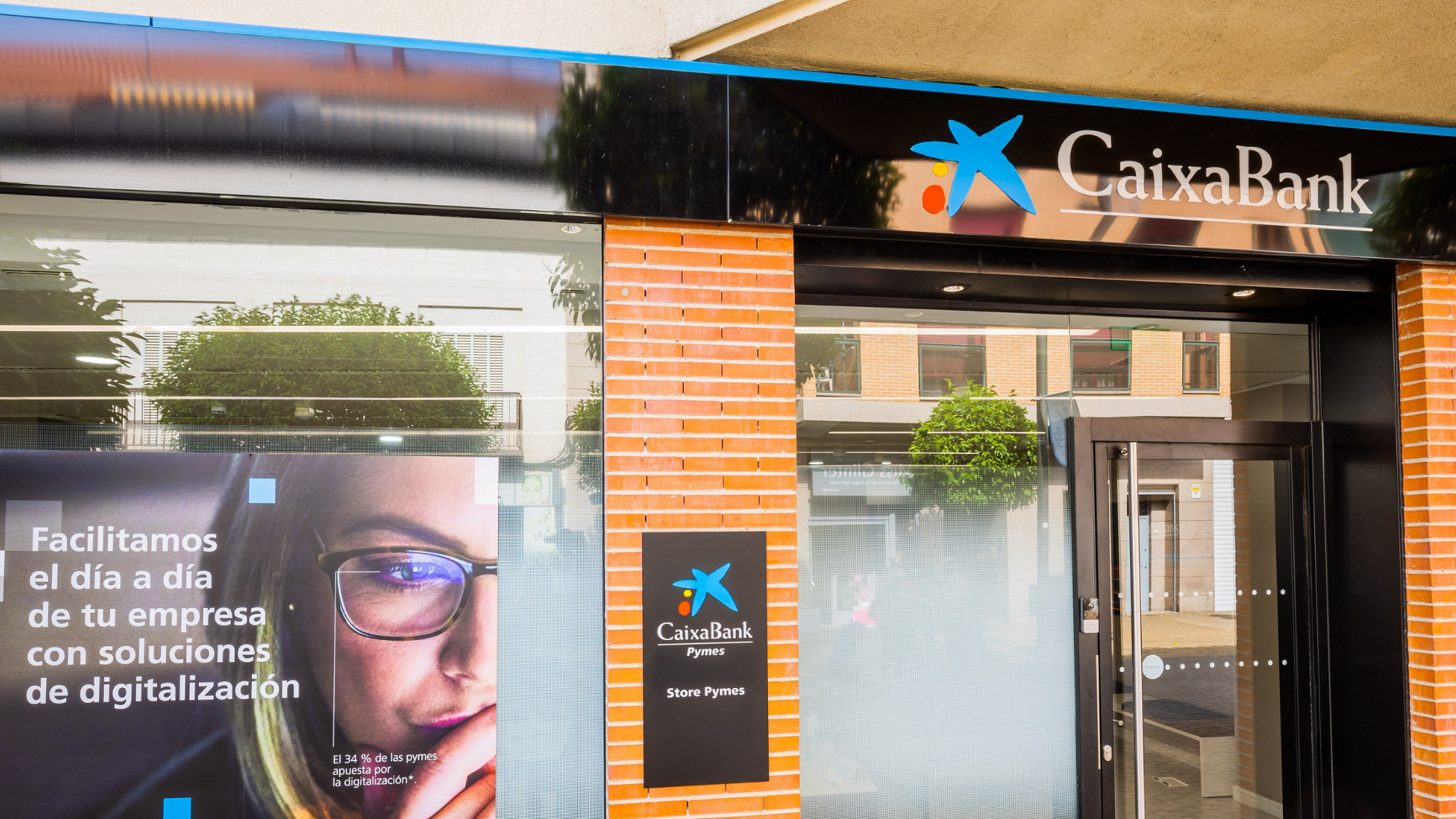 Oficina de CaixaBank / CAIXABANK Oficina de CaixaBank / CAIXABANK