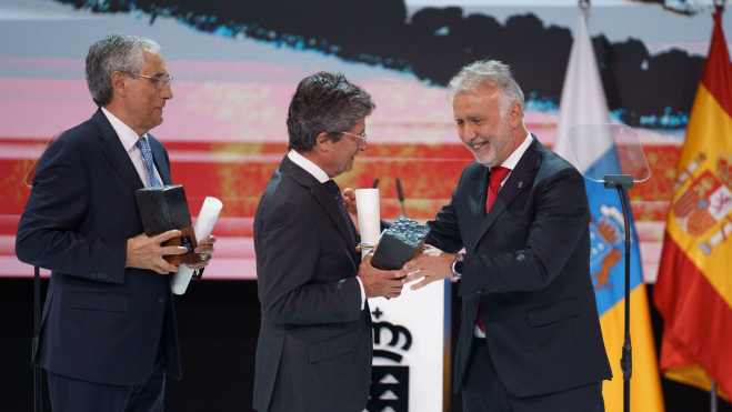 Torres en la entrega de premios / EFE - RAMÓN DE LA ROCHA Torres en la entrega de premios / EFE - RAMÓN DE LA ROCHA