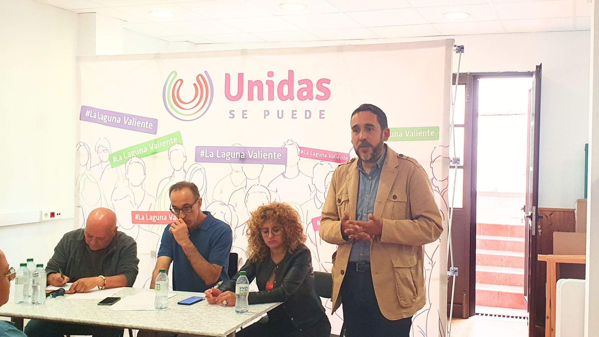 El candidato de Unidas se puede a la alcaldía de La Laguna, Rubens Ascanio, en una asamblea ciudadana / UNIDAS SE PUEDE