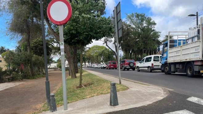 Colas en La Laguna por los cambios en el tráfico para un nuevo acceso a la Vía de Ronda / ASOCIACIÓN DE VECINOS RUALA Colas en La Laguna por los cambios en el tráfico para un nuevo acceso a la Vía de Ronda / ASOCIACIÓN DE VECINOS RUALA
