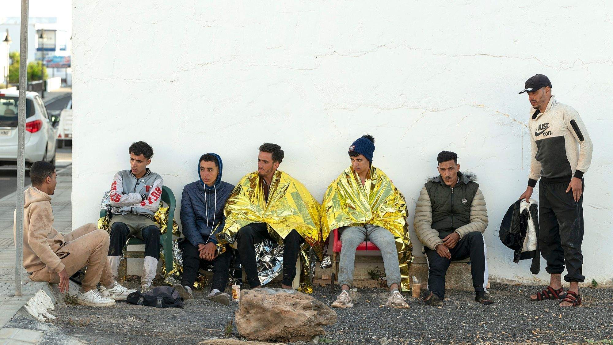 Algunos de los inmigrantes que arribaron a Lanzarote por sus propios medios en una neumática / ADRIEL PERDOMO