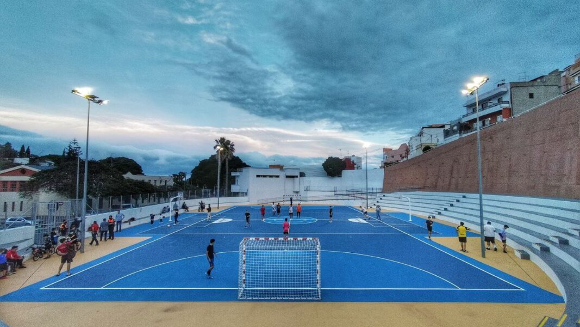 Un polideportivo en Santa Cruz de Tenerife / AYUNTAMIENTO DE SANTA CRUZ DE TENERIFE