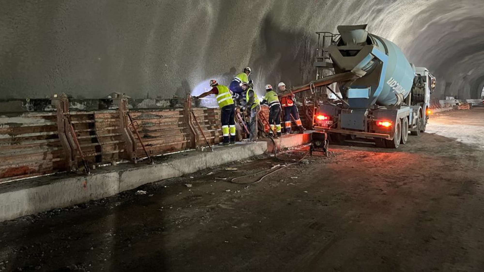 Obras en uno de los túneles de Faneque / FORO ROQUE ALDEANO Obras en uno de los túneles de Faneque / FORO ROQUE ALDEANO