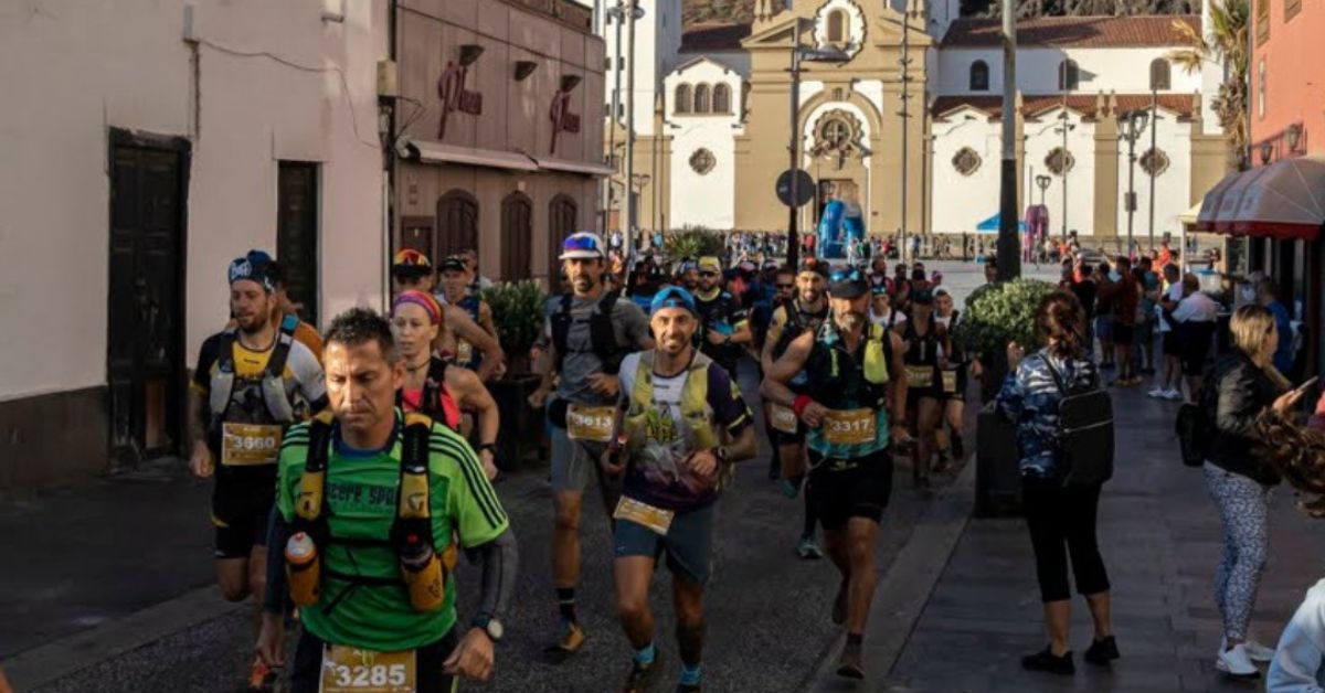 Corredores de la Tenerife Bluetrail 2023 / REDES