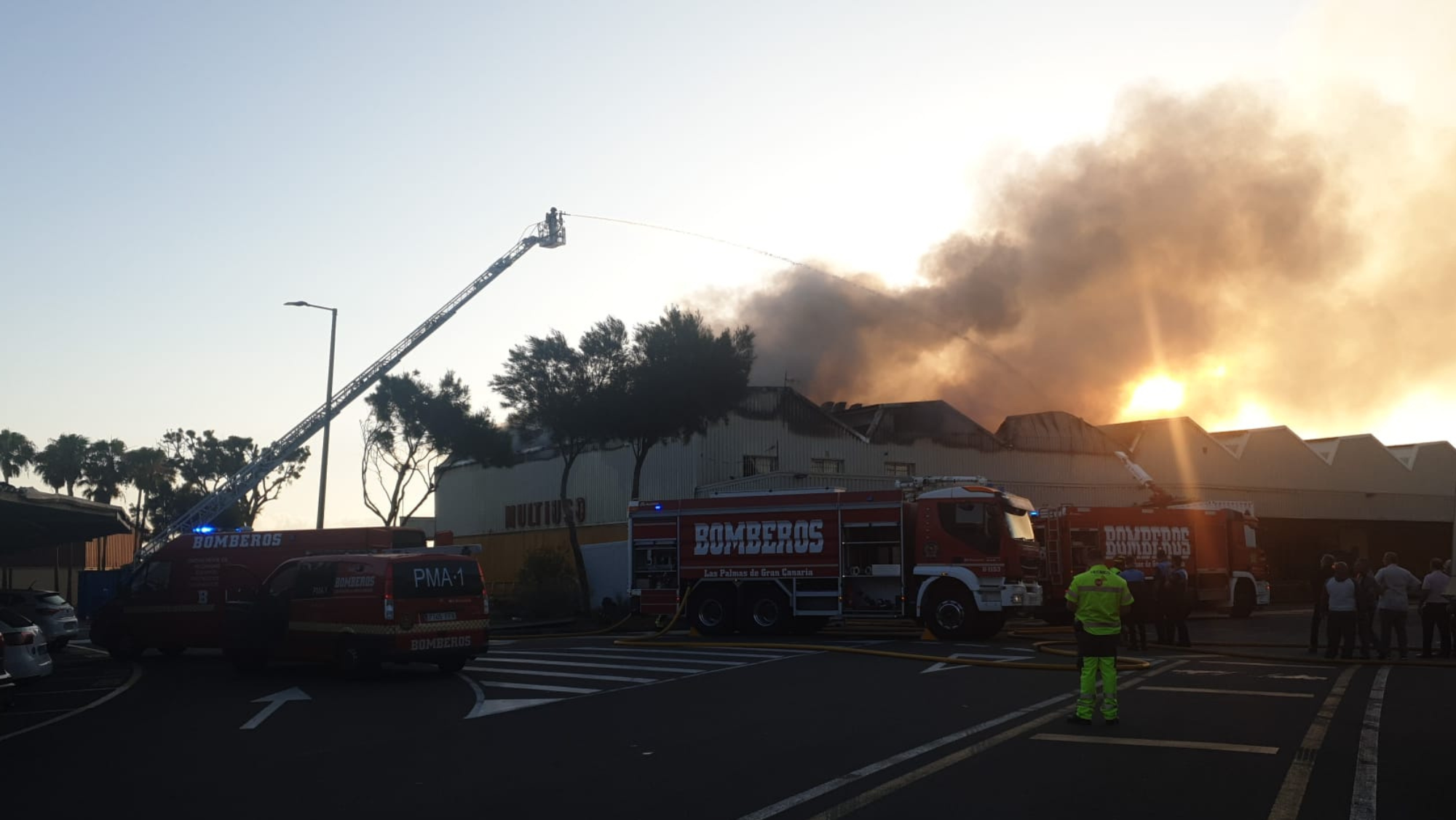 Incendio en Mercalaspalmas / POLICÍA LOCAL DE LAS PALMAS DE GRAN CANARIA