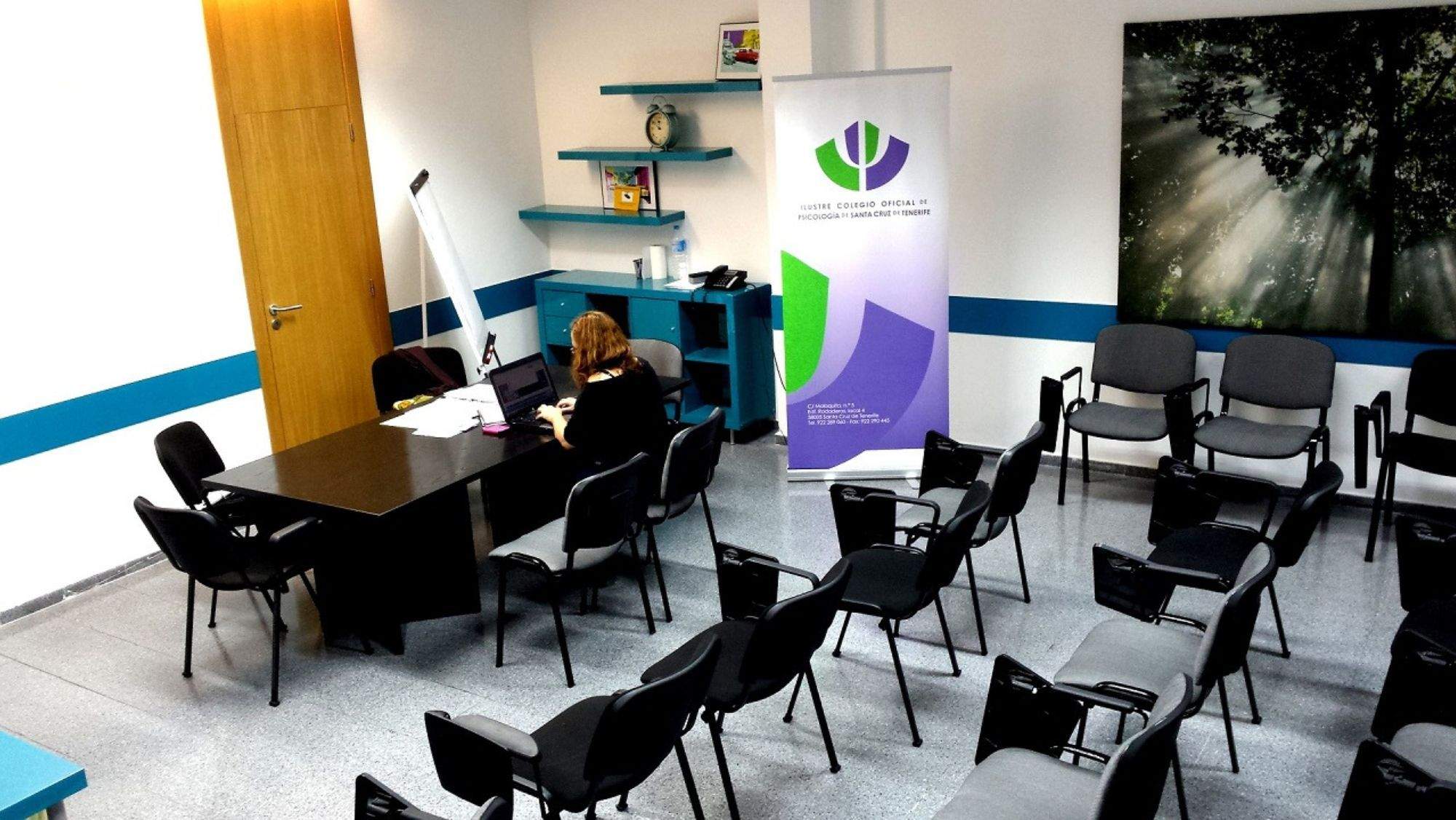 Sala de conferencias del Colegio Oficial de Psicología de Santa Cruz de Tenerife / COP Tenerife