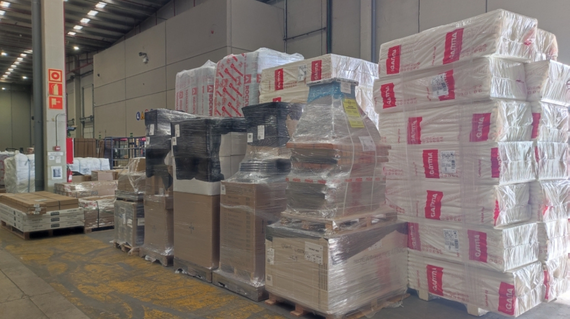 Contenedores de Grup GAMMA en Canarias./ CEDIDA