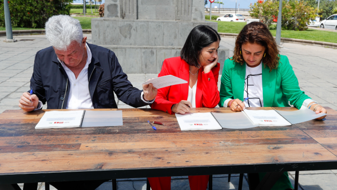 Firma del pacto Ayuntamiento de Las Palmas de Gran Canaria / ATLÁNTICO HOY - MARCOS MORENO