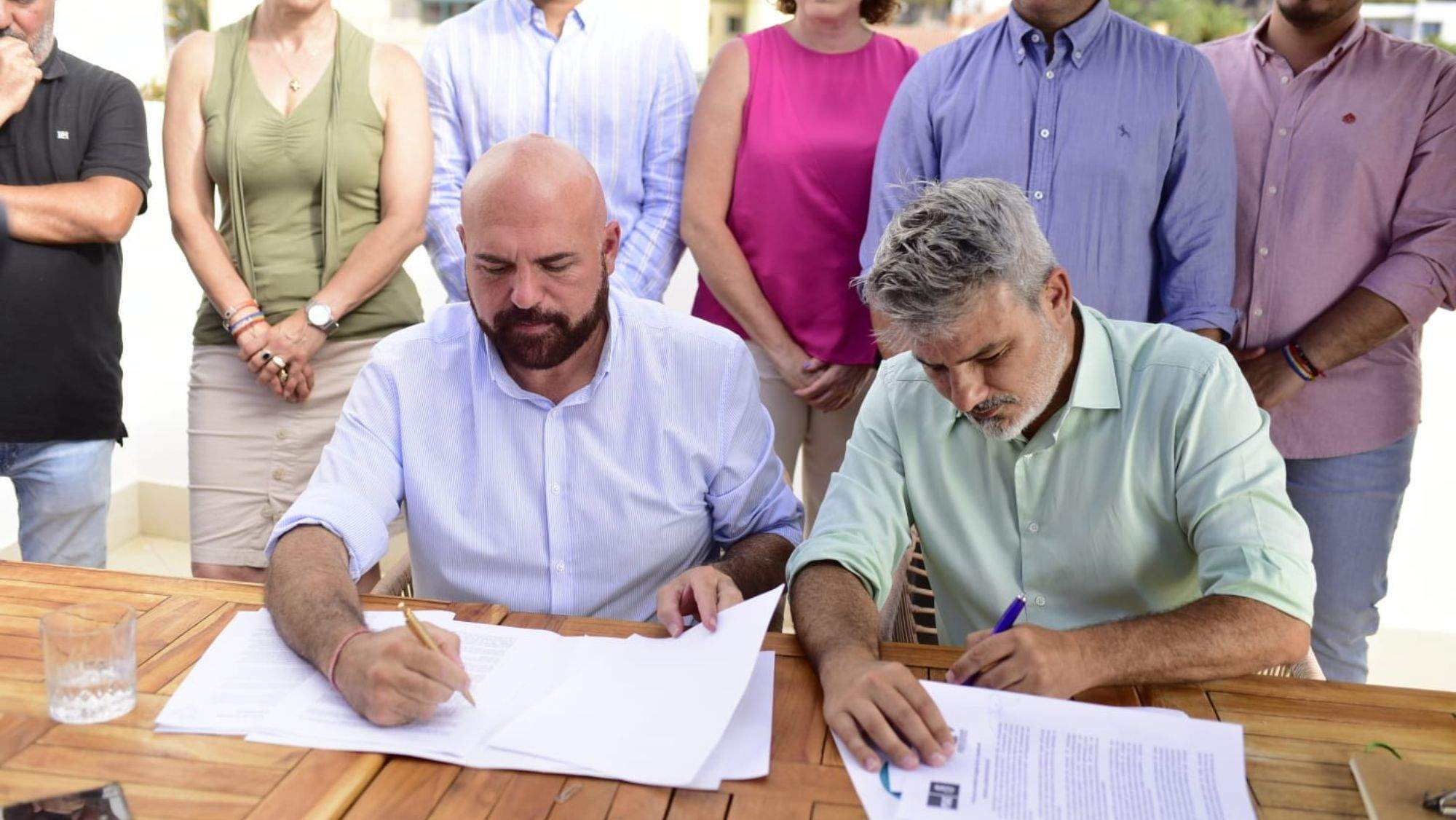Marco González, exalcalde de Puerto de la Cruz (PSOE); y David Hernández, concejal y teniente de alcalde  (ACP). / CEDIDA