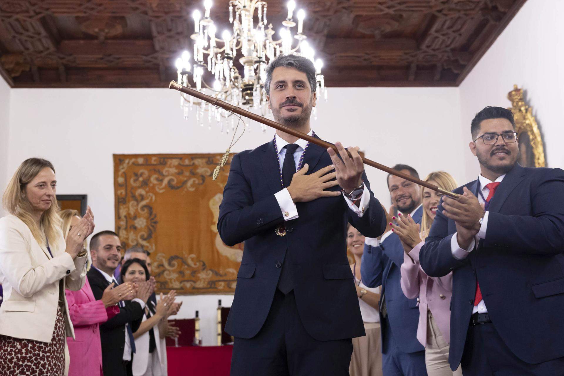 El socialista Luis Yeray Gutiérrez reelegido alcalde de La Laguna / EFE - MIGUEL BARRETO