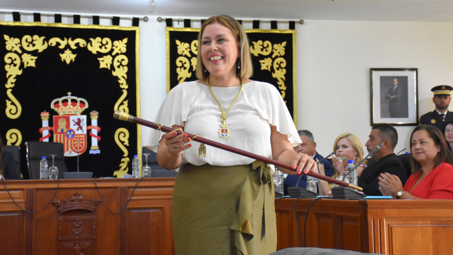 Astrid Pérez, reelegida en el Ayuntamiento de Arrecife / EFE - ADRIEL PERDOMO Astrid Pérez, reelegida en el Ayuntamiento de Arrecife / EFE - ADRIEL PERDOMO