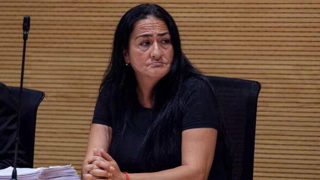  La Audiencia de Las Palmas comenzó este lunes el juicio ante Jurado contra una mujer para la que se piden 27 años y medio de cárcel, acusada de haber asesinado y robado a su vecinaÁNGEL MEDINA EFE