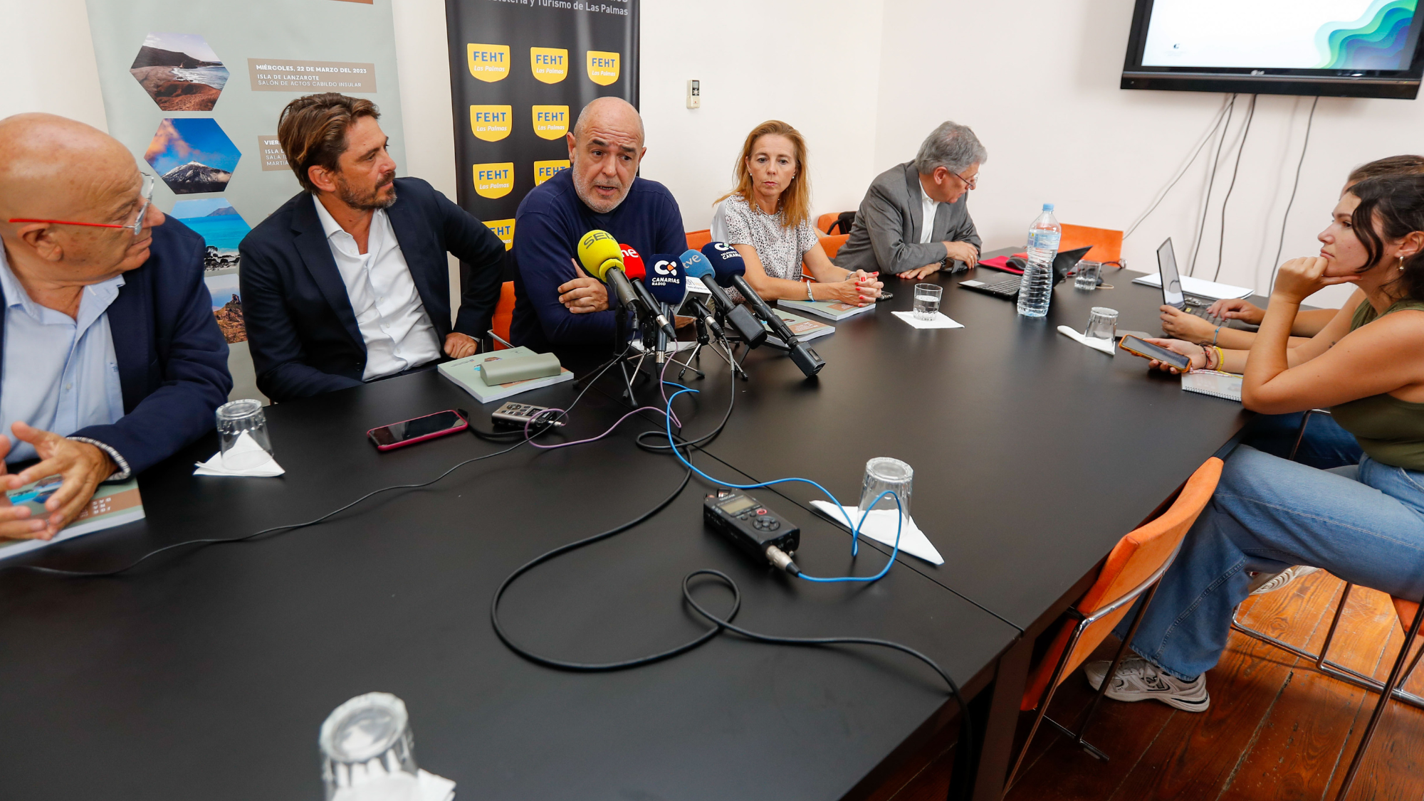 Presentación de las conclusiones por parte de las patronales / EFE - ELVIRA URQUIJO A.