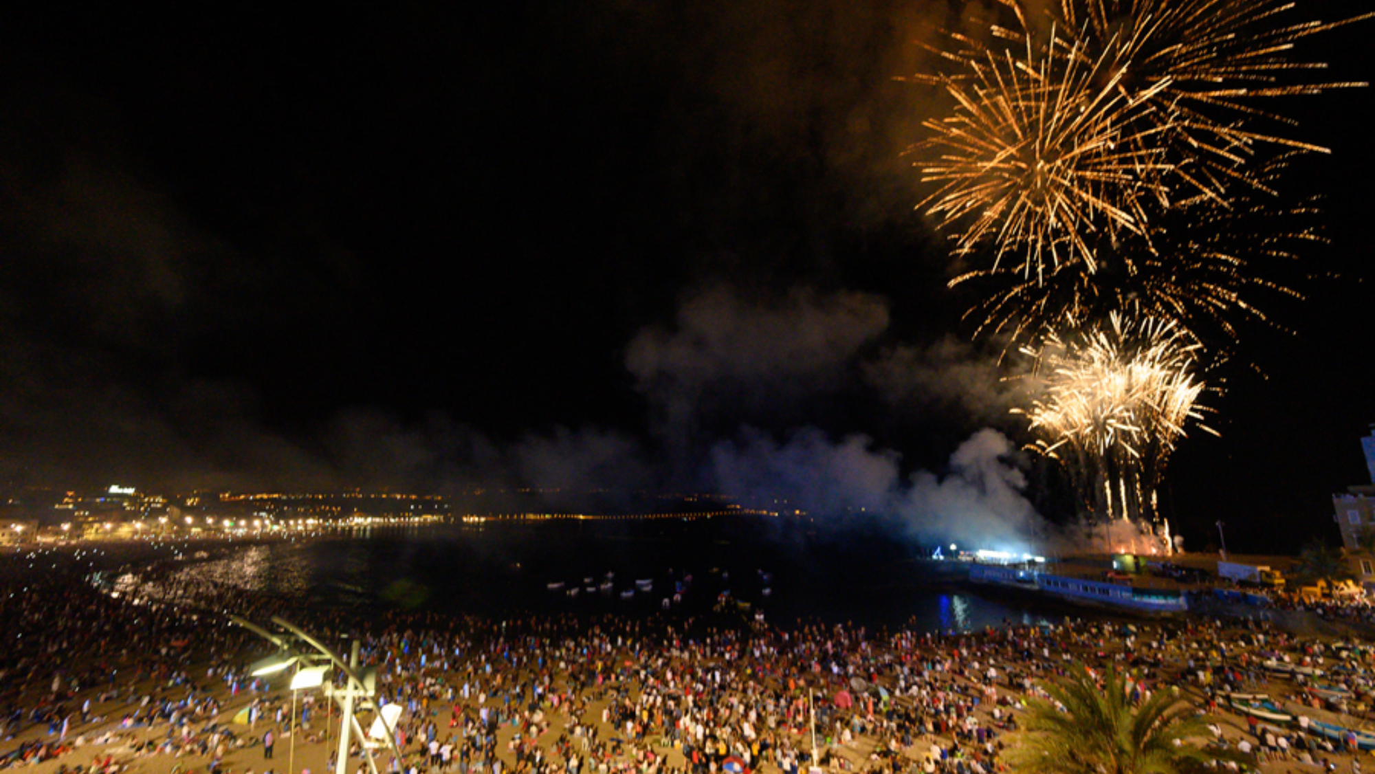 Noche de San Juan en Las Canteras / TONY HERNÁNDEZ  - LPA CULTURA