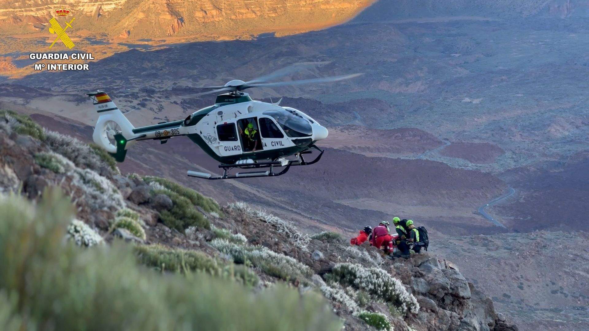 Rescate realizado durante un simulacro de rescate en el Teide. / CEDIDA
