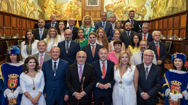 Los nuevos 29 consejeros del Cabildo de Gran Canaria / ÁNGEL MEDINA G.