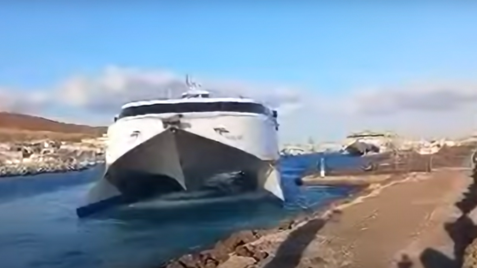 Accidente del barco Villa de Agaete en Fuerteventura / REDES 