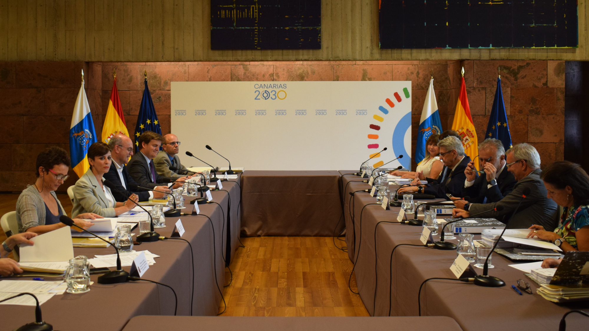 Imagen de archivo de una comisión bilateral de Canarias con el Estado. / GOBIERNO DE ESPAÑA