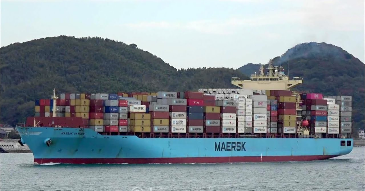 El buque Maersk Ganges, con bandera de Singapur, que ha desembarcado el cadáver de un marinero griego en Tenerife./ ARCHIVO 