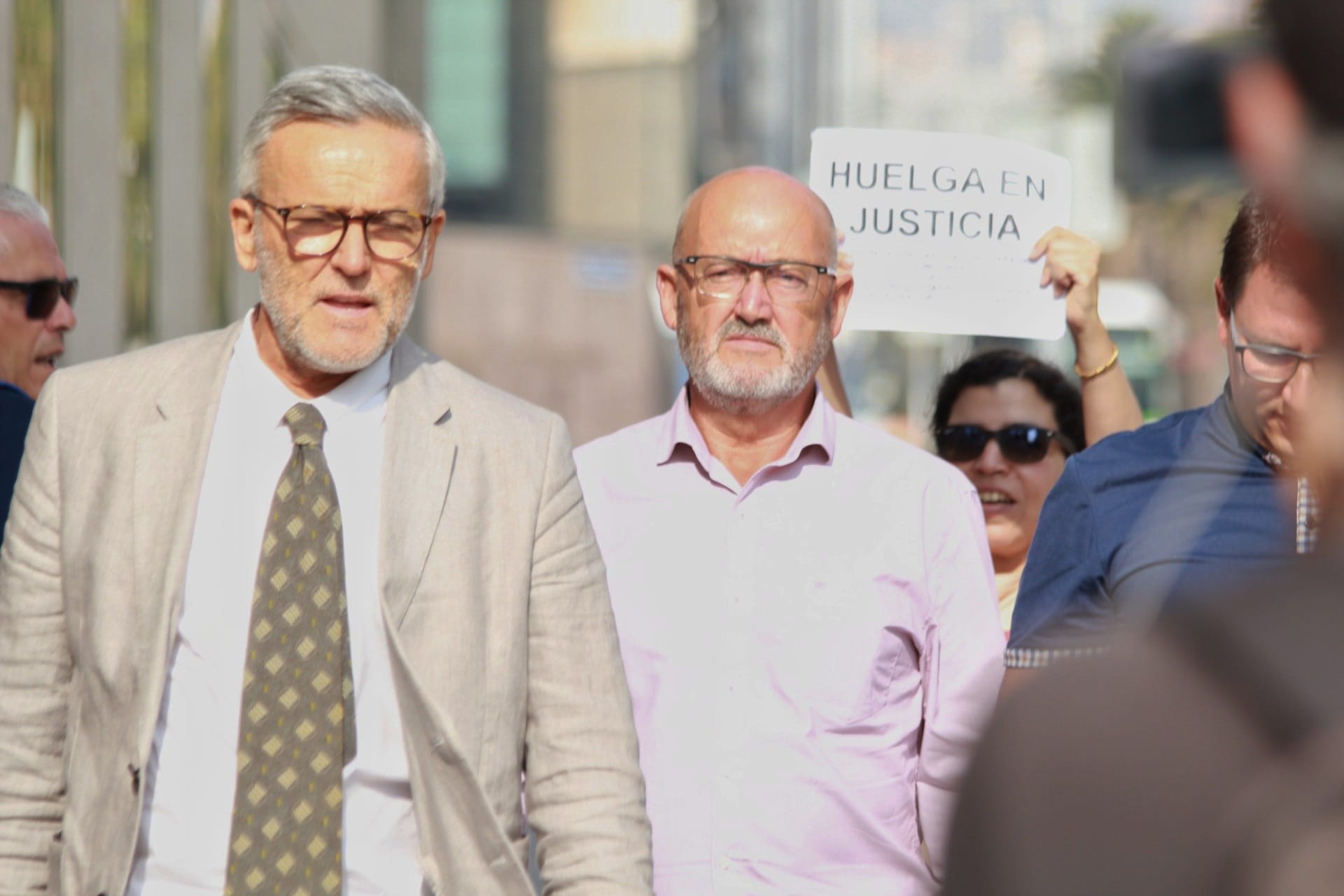 José Bernardo Fuentes Curbelo, alias Tito Berni, a su llegada al Juzgado para prestar declaración ante la juez por segunda vez por el caso Mediador./ ÁLVARO OLIVER - AH