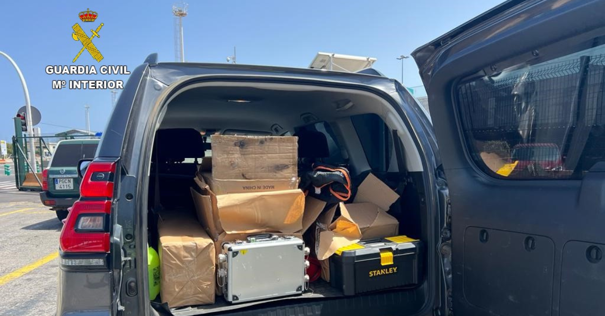 Material interceptado por la Guardia Civil en el Puerto de Santa Cruz. / GUARDIA CIVIL 