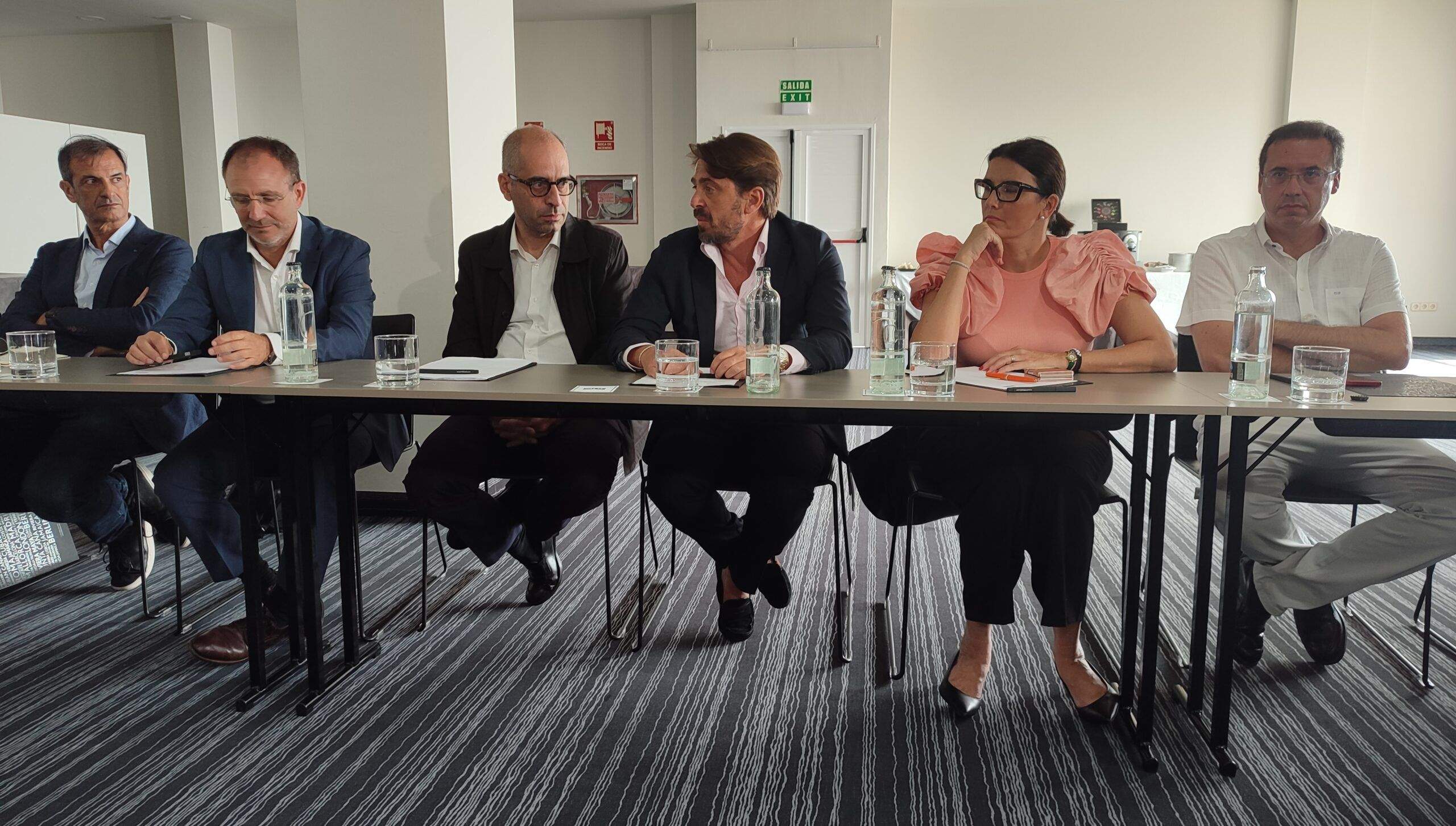 Reunión mantenida en La Palma. / ASHOTEL