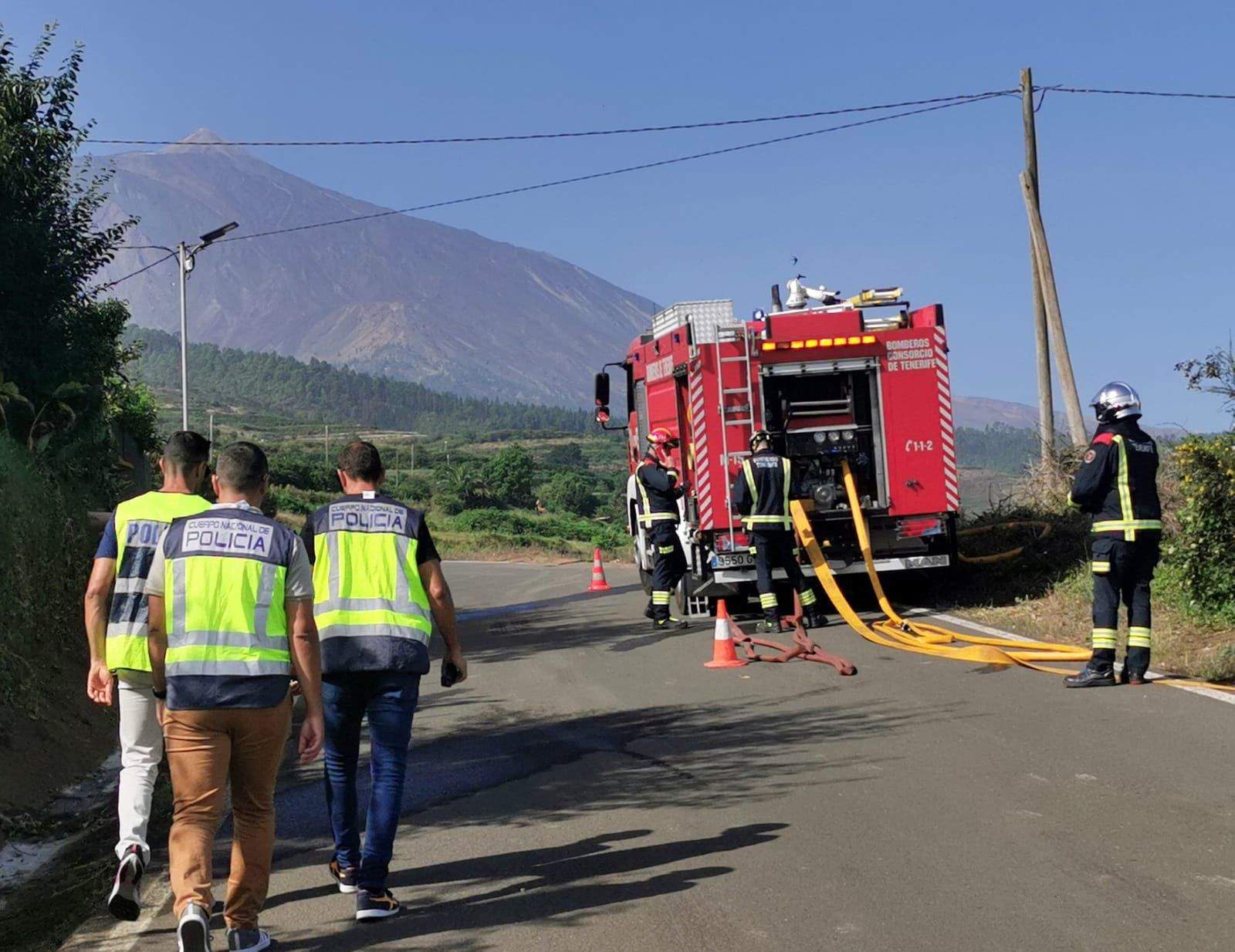 Labores para estabilizar el incendio en Los Realejos. / CABILDO DE TENERIFE