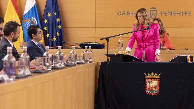 Rosa Dávila, nueva presidenta del Cabildo de Tenerife, en su toma de posesión este 3 de julio de 2023./ EFE