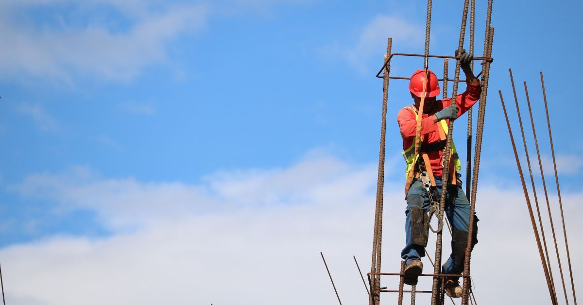 La prevención de riesgos laborales por altas temperaturas es especialmente importante en las zonas del sur de España durante el verano./  REDES.