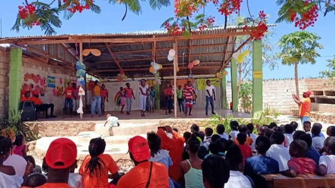 Escuela de Carmen en Haití / CEDIDA