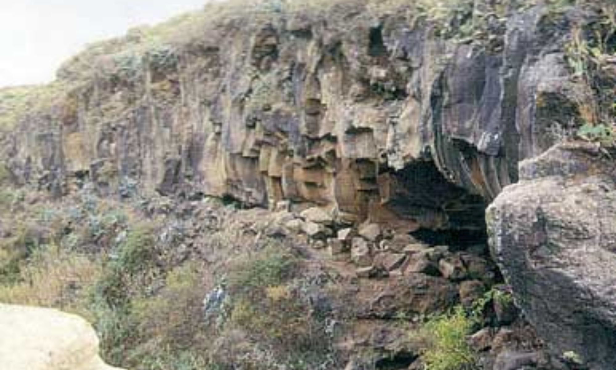 Zona Arqueológica en el Barranco de Agua de Dios, en el mismo barranco donde se encuentran los restos guanches del Barranco de Milán. / GOBIERNO DE CANARIAS 