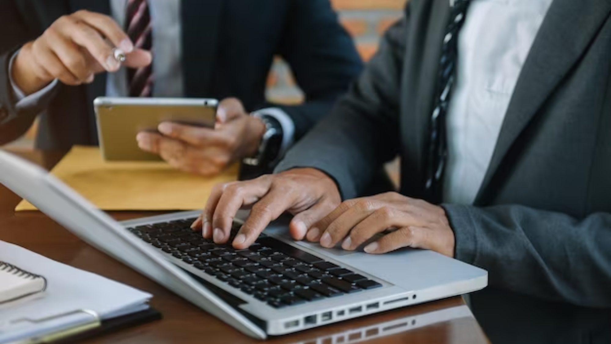 Imagen de empresarios / FREEPIK Imagen de empresarios / FREEPIK