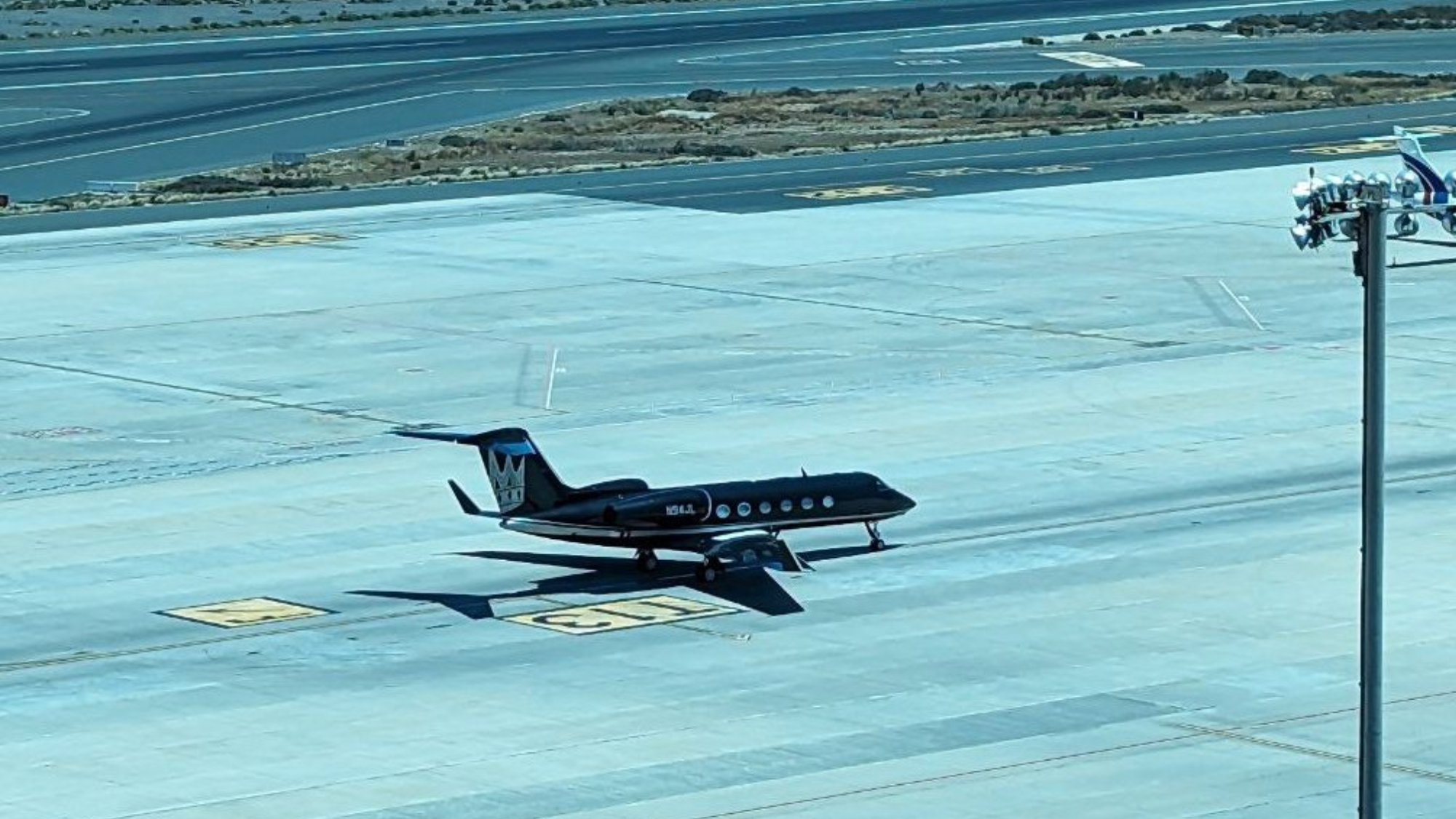 Jet privado de Maluma en el Aeropuerto de Gran Canaria / REDES