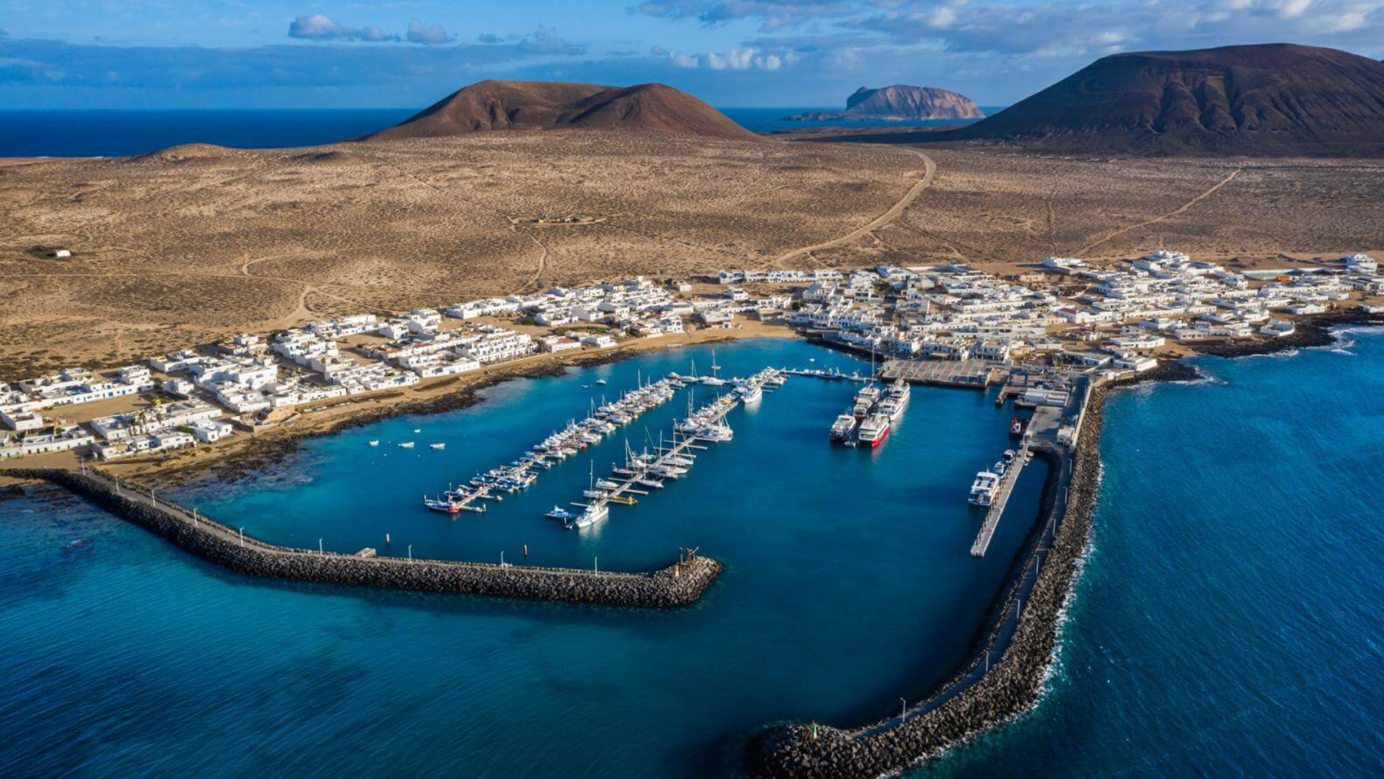 Caleta de Sebo, puerto de La Graciosa / HOLA ISLAS CANARIAS