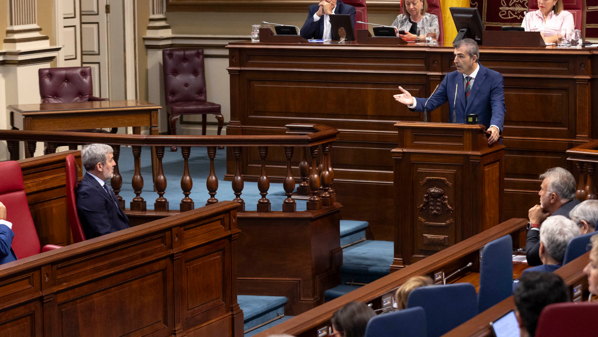 Manuel Domínguez en el Parlamento de Canaria / MIGUEL BARRETO - EFE