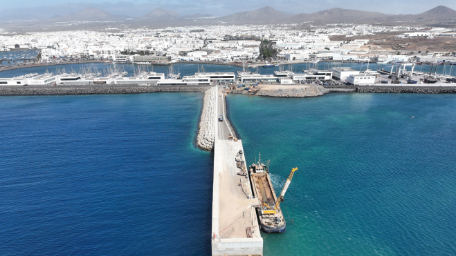 Obra de ampliación del muelle de Naos en el Puerto de ArrecifeAUTORIDAD PORTUARIA LAS PALMAS Obra de ampliación del muelle de Naos en el Puerto de ArrecifeAUTORIDAD PORTUARIA LAS PALMAS