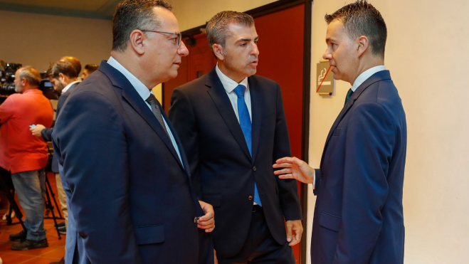 Poli Suárez, Manuel Domínguez y Héctor Gómez de izquierda a derecha.ELVIRA URQUIJO EFE Poli Suárez, Manuel Domínguez y Héctor Gómez de izquierda a derecha.ELVIRA URQUIJO EFE