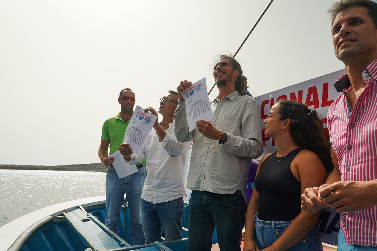 Firma de Drago Canarias con la que se unen a la Plataforma del Mar Canario que promueve la soberanía canaria de sus aguas. / DRAGO CANARIAS